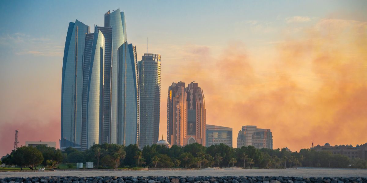 Unlocking the Charms of Abu Dhabi: Affordable Escapades with Uselect Flights