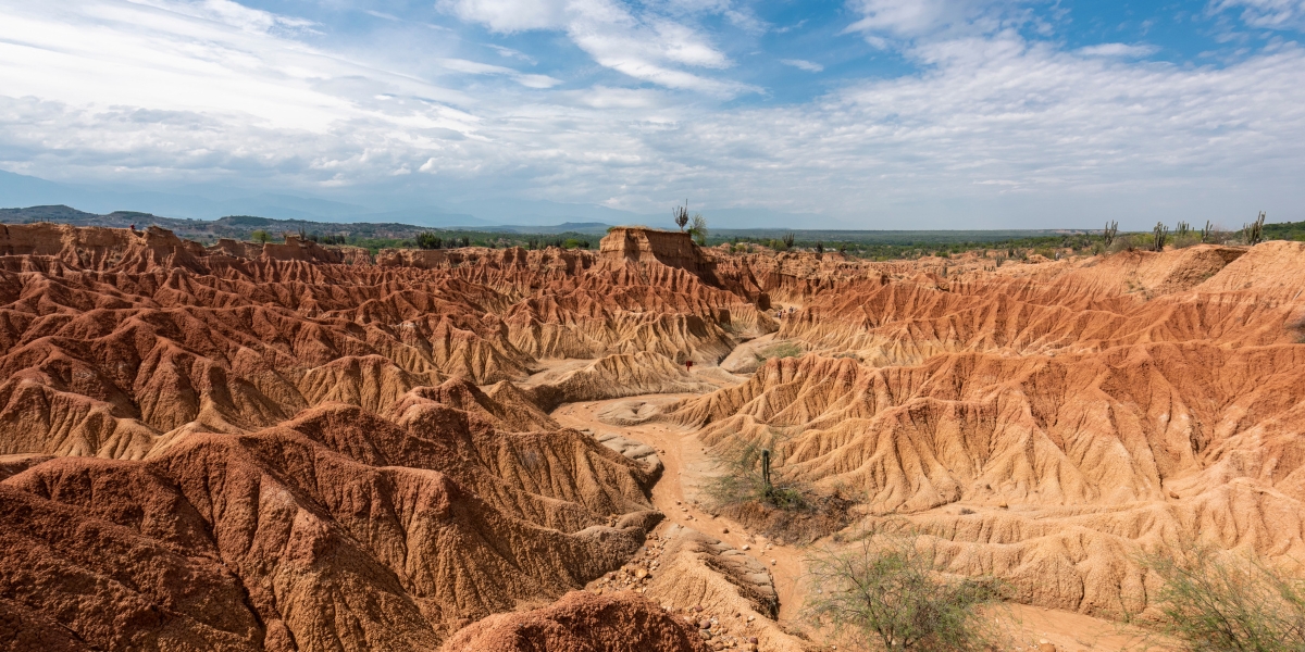 Plan Your Affordable Trip to Colombia with Uselect Flights