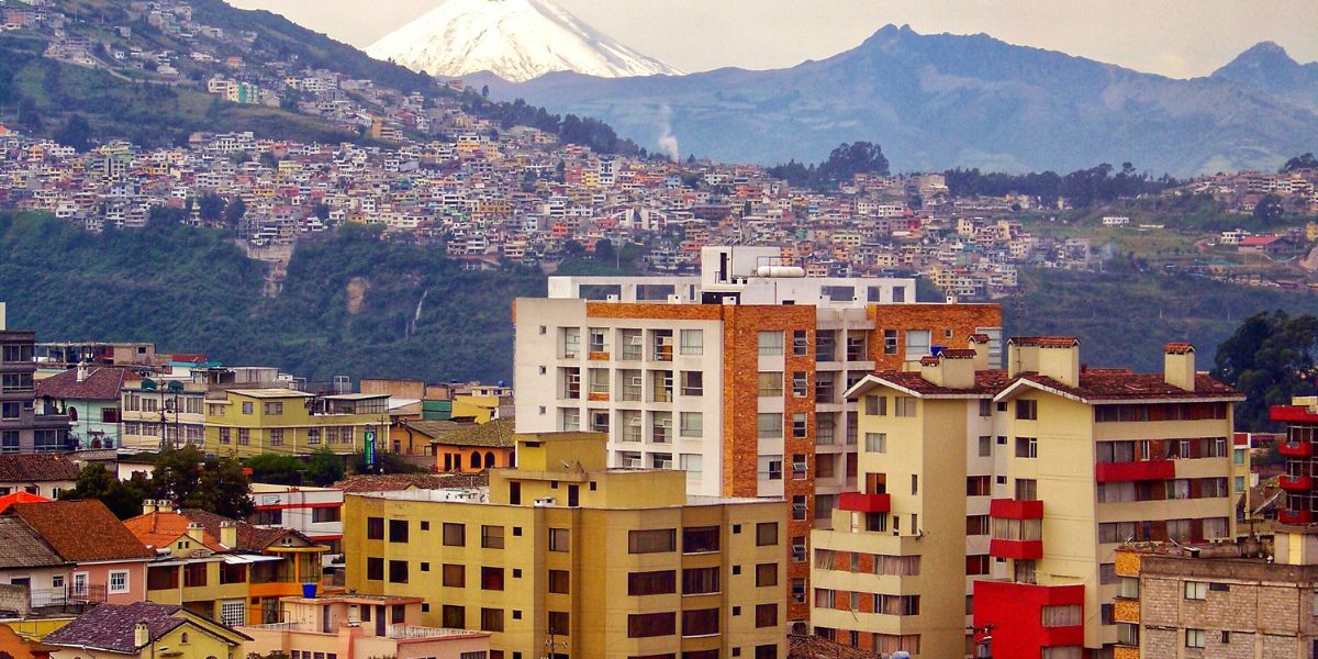 Exploring the Charms of Ecuador: Affordable Getaways with Uselect Flights