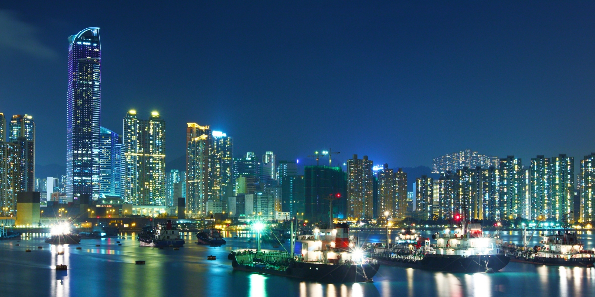 Exploring the Marvels of Hong Kong with Uselect Flights: An Extensive Travel Handbook