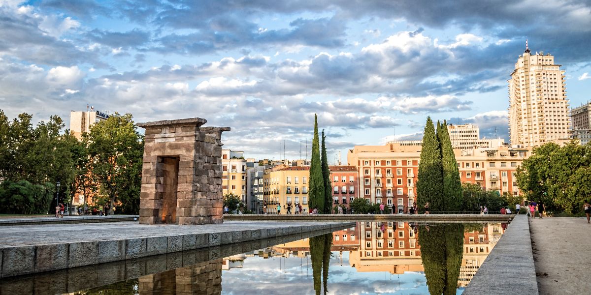 Embarking on a Magical Journey through Madrid: An Affordable Adventure with Uselect Flights