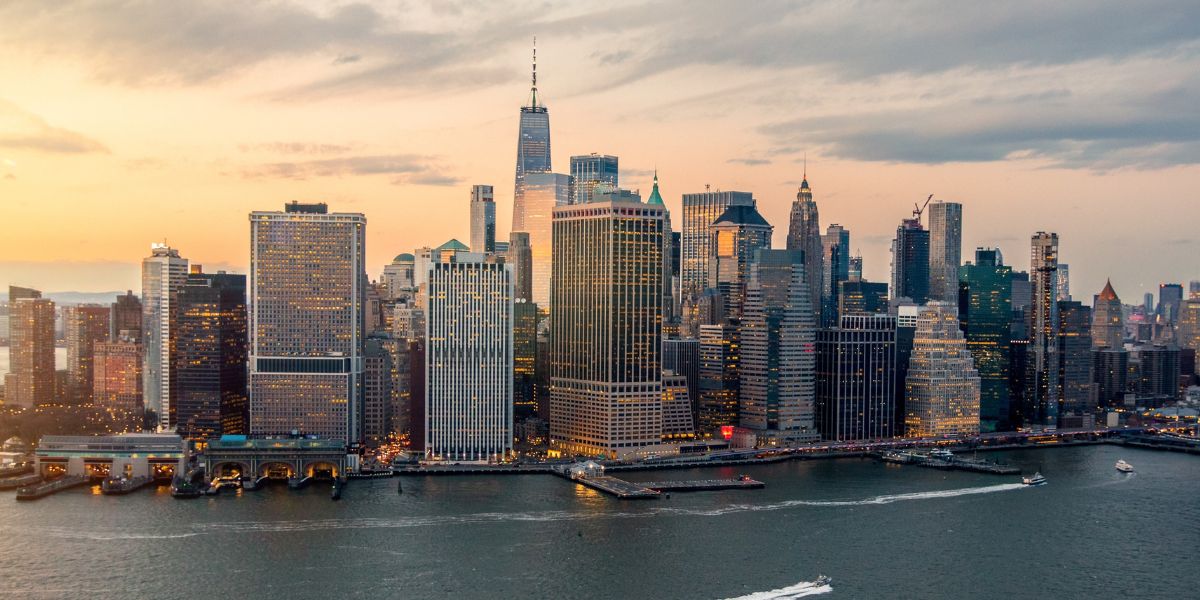 An Unforgettable Budget-Friendly Journey in the Heart of New York City with Uselect Flights!