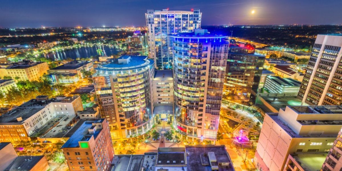 A Comprehensive Travel Guide for an Enchanting Orlando Getaway with Uselect Flights