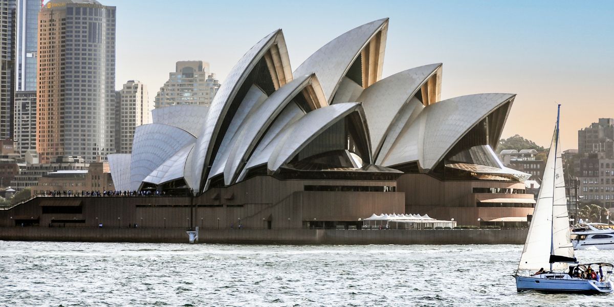 Visit Sydney On a Budget with Uselect Flights