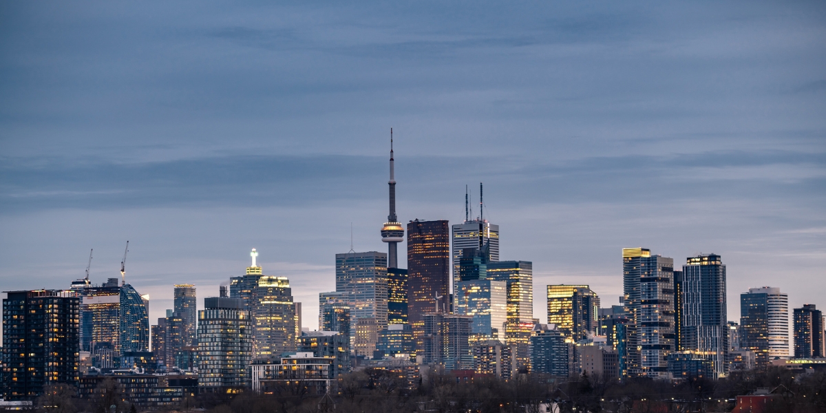 Explore the Wonders of Toronto with Uselect Flights