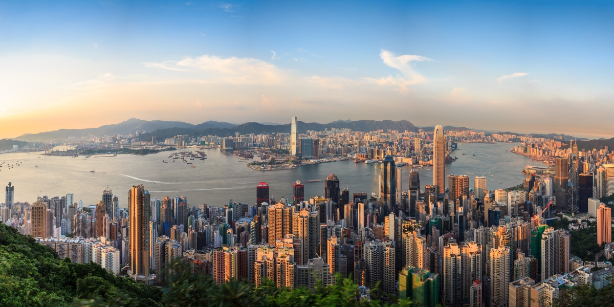 Experience the Vibrant Charms of Hong Kong with Uselect Flights